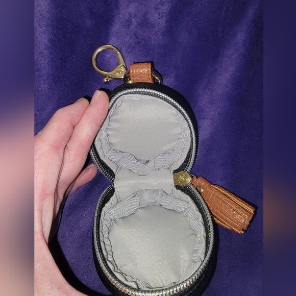 Itzy Ritzy Pod Pouch - Picture 2 of 2